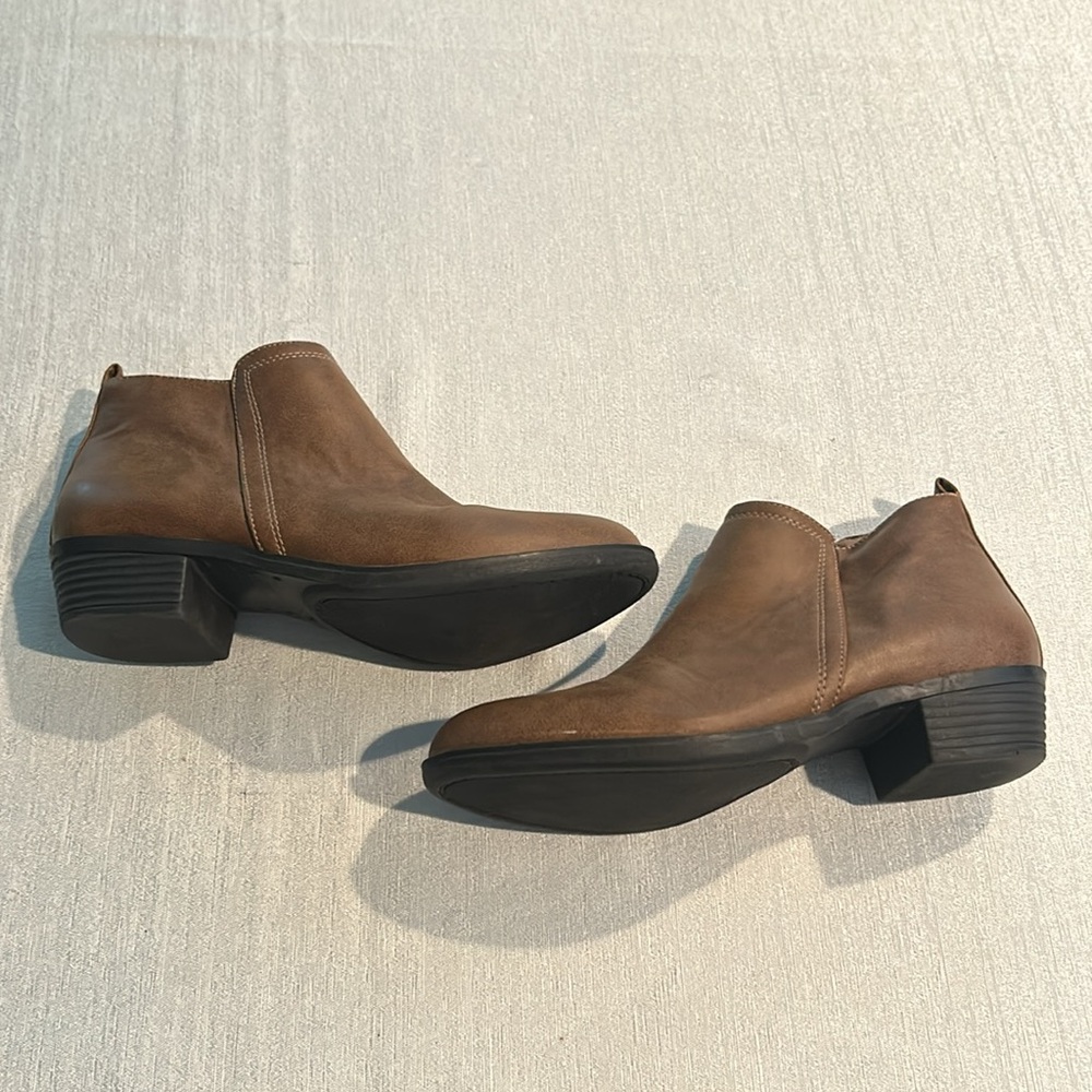 Sugar Womens Ankle Booties Light Brown W/ White Stitching Size 6 View 5